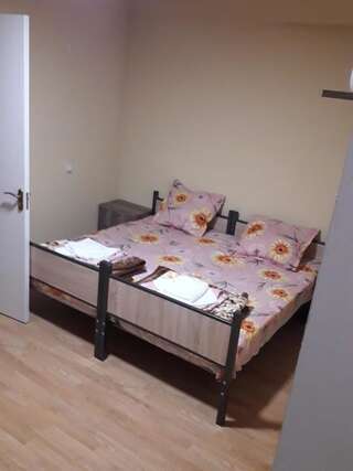 Отель Hotel Beni Тбилиси Трехместный номер с основными удобствами-3